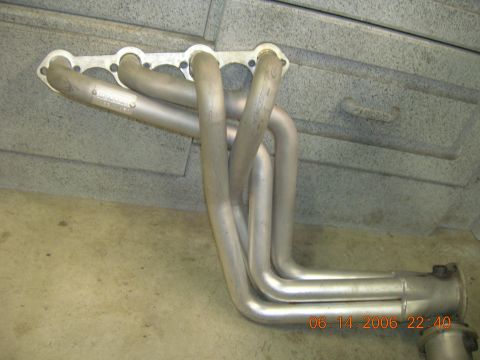 1996 Ford Bronco - This image shows an exhaust manifold, a component of a vehicle's exhaust system, not a 1996 Ford Bronco.