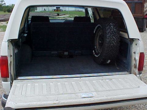 1987 Ford Bronco - Not a good picture of the back end. I'm gonna try and get a different one put up.