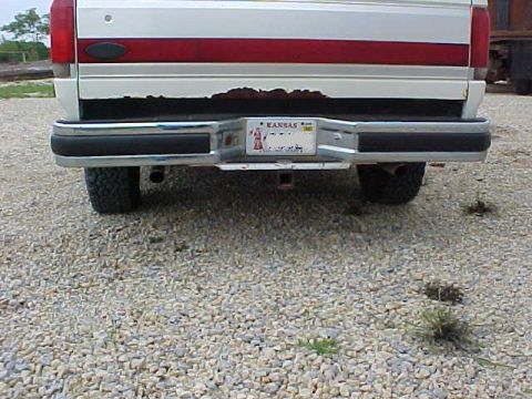 1987 Ford Bronco - Better view of the tailgate rust. Found a new aftermarket tailgate. Hope to have it on and the whole body repainted by the end of this summ…