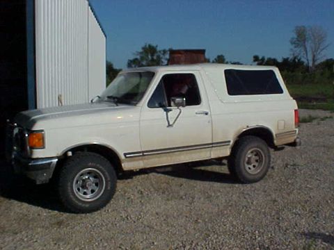 1987 Ford Bronco - Looks really good, and even better now that I have the old running boards off of it.