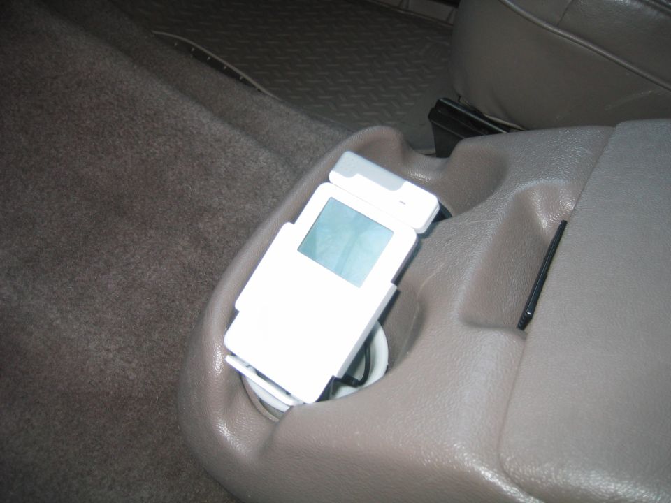 Hardwired Ipod w/ cupholder and wireless remote