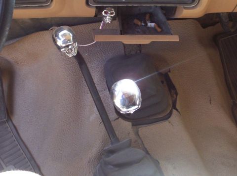 1984 Ford Bronco - Skull Shifters And Cigarette Lighter