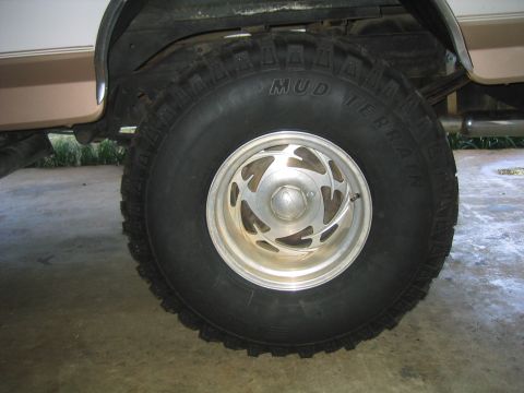 1996 Ford Bronco - 35''x12.50''x15r Procomp Mud/Terrains