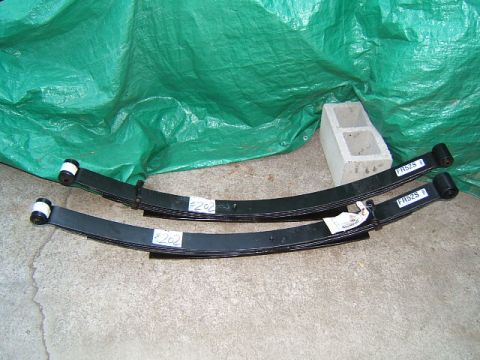 1988 Ford Bronco - Skyjacker "soft ride" leaf springs installed instead of OEM worn out leaf springs.