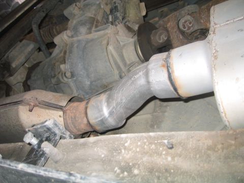 1996 Ford Bronco - pipe from the cat. coverter to the muffler