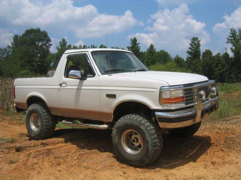 1996 Ford Bronco - This lifted 1996 Ford Bronco is ready for off-road adventures.
