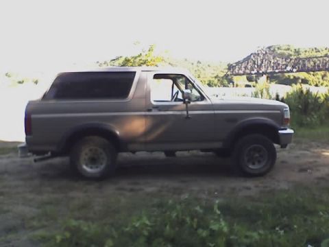 1992 Ford Bronco photo