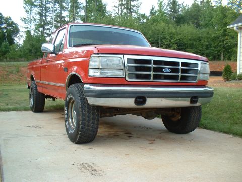 1995 Ford F-150 - 1.5" leveling kit with 33's on 15x8 wheels w/ 3.25" backspacing