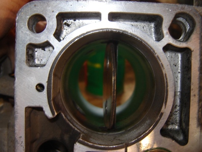 1995 Ford Bronco - Throttle body after