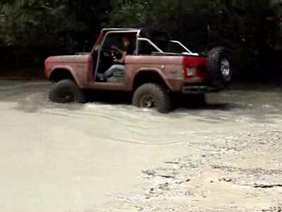 1974 Ford Bronco - Lisa McCutcheon