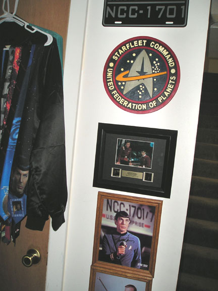 1984 Pontiac Fiero - Wall decor features Star Trek memorabilia, including a Starfleet Command patch and an NCC-1701 license plate.