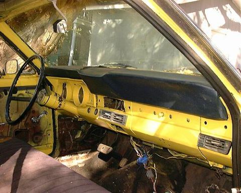 1966 Ford Ranchero - Now hear is a dash in need of work.