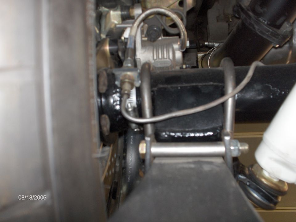 Bob installed gussets between the U-bolts on both sides to keep the rear end from rotating.
