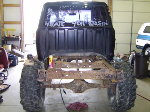 1986 Ford Ranger - Rear view of a 1986 Ford Ranger chassis, with handwritten notes on the back window.