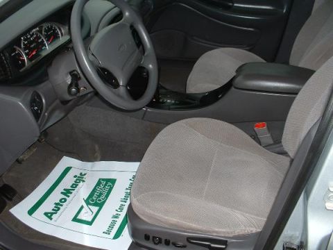 1999 Ford Taurus photo