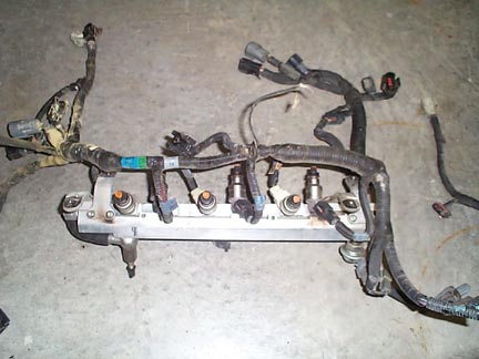 1992 Ford Wagon - Fuel Rail, Harness, and Injectors.