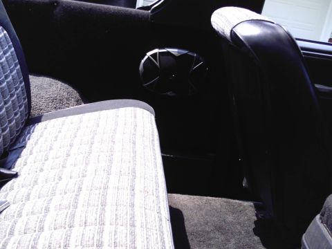 1983 Ford Bronco - kicker 6X9 mounted close to original position.
