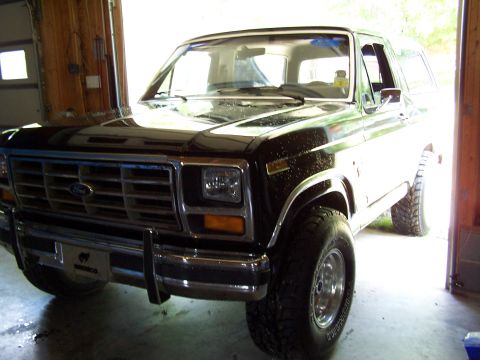 1983 Ford Bronco - This 1980s Ford Bronco has a distinctive grille and front-end design.
