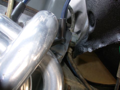 1994 Ford Bronco - Because of the body lift, the block at the L end of the crossover tube on the back of the heads comes VERY close to the body. When the engi…