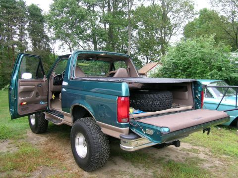 1996 Ford Bronco photo