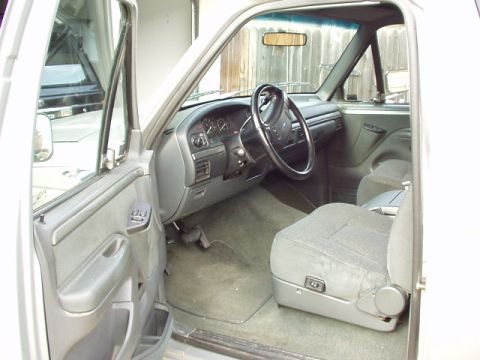 1992 Ford Bronco - Driver's side interior - a VERY clean interior