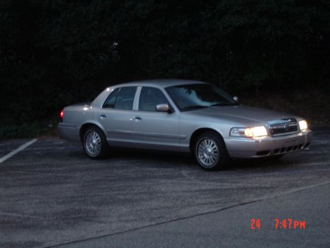 2006 Mercury Grand Marquis photo