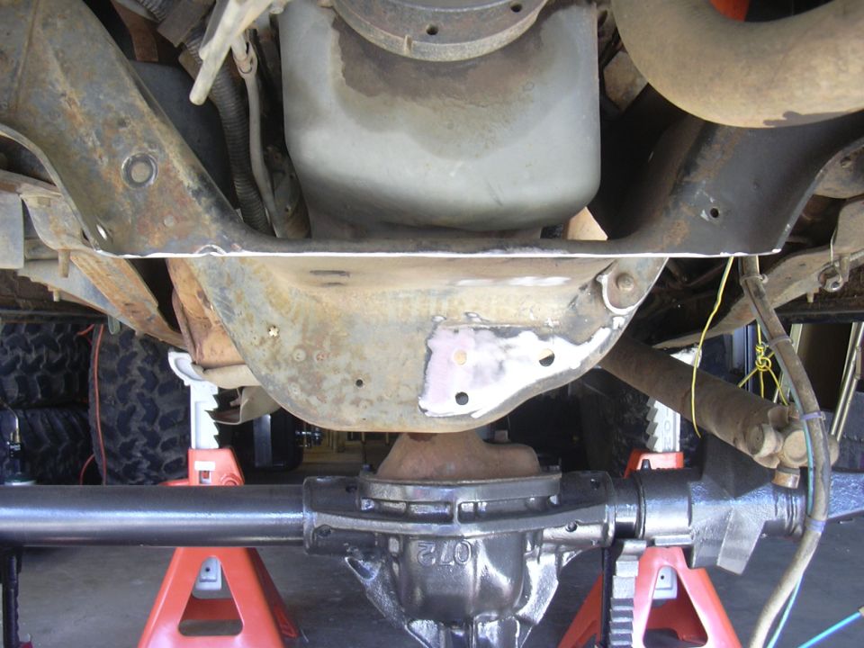 here's the crossmember and the old TTB mounting bracket cut off and ready for paint