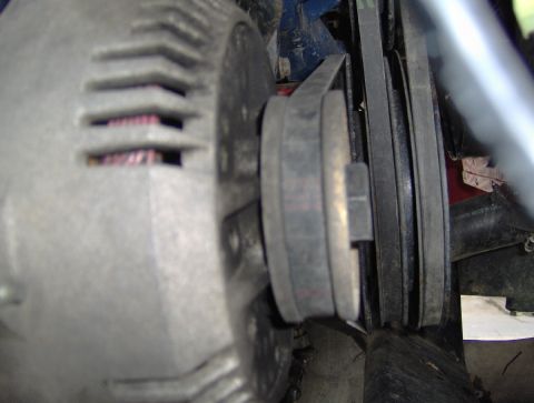 1978 Ford Bronco - see how close the pulley is to the alt housing