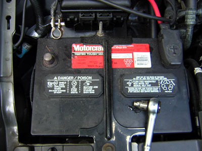 2000 Ford Crown Victoria - It's always a good idea to disconnect the negative cable to the battery to prevent shorts and such when working with the car's electrial sy…