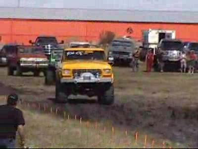 1979 Ford F-250 - Clip of some crazy boggin. Warning, you will see a guy break his femur and get knocked unconcious.