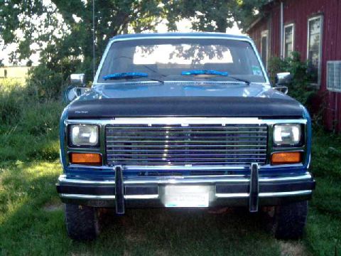 1984 Ford Bronco - Stull square-tube grille