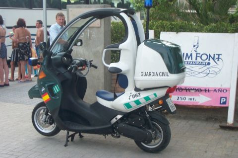 1991 Ford Crown Victoria - guardia civil bmw scooter C1