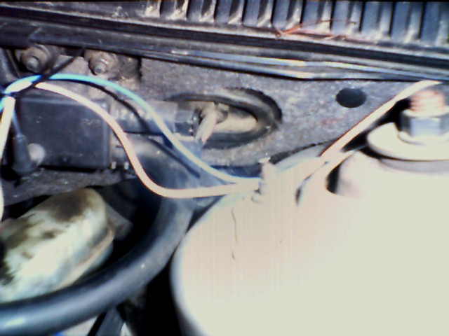 HEY LOOK! this is where the hole in the firewall is, i cant believe i found it, and it was soooo easy