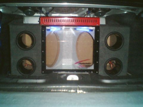 1998 Ford Taurus - my new audiobahn box