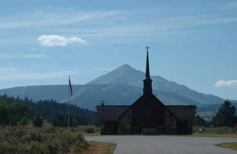 2006 Ford E350 - View from outside the memorial church in Big Sky.