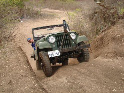 1996 Ford Bronco - going up the steep hill