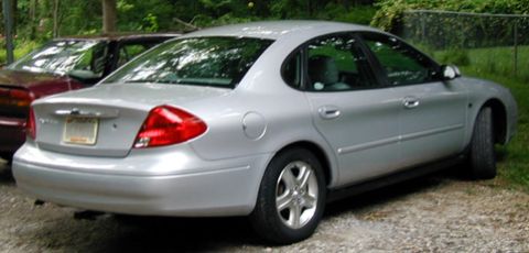 2000 Ford Taurus - Back Profile