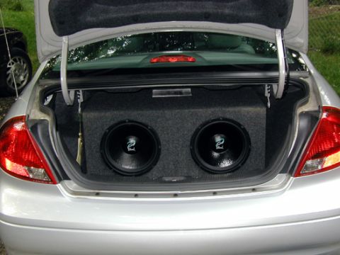 2000 Ford Taurus - Shot of my Dual 12" Hollywood Subs. That's a custom built sealed enclosure too.