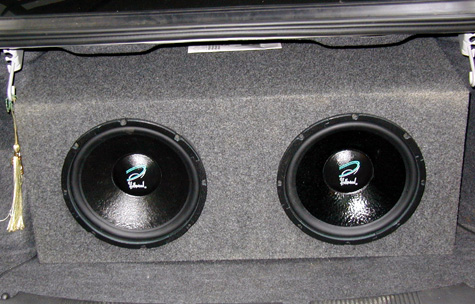 2000 Ford Taurus - Close Up of the Subs