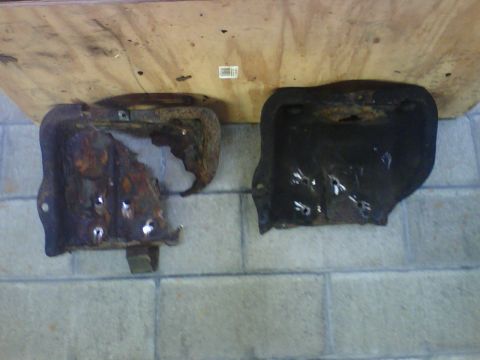 1989 Ford Bronco - a comparision of the broken mount and the donor mount.