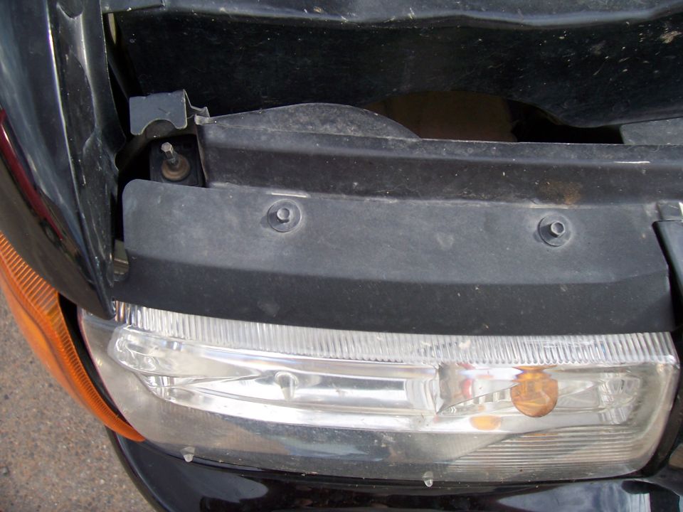 2003 Ford Ranger front headlight assembly