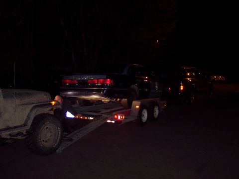 2002 Chevrolet Suburban - pushing the carcass on the trailer