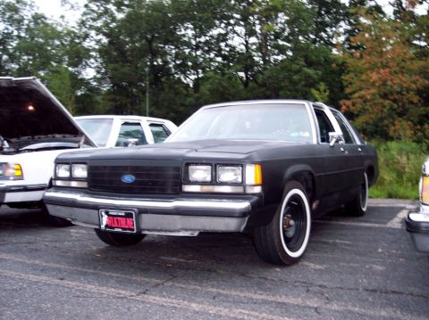 1989 Ford LTD Crown Victoria photo