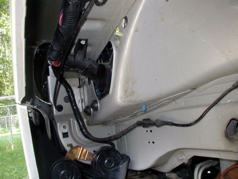2000 Ford Taurus - Here is a pic of the fender well area after the silencer was removed.