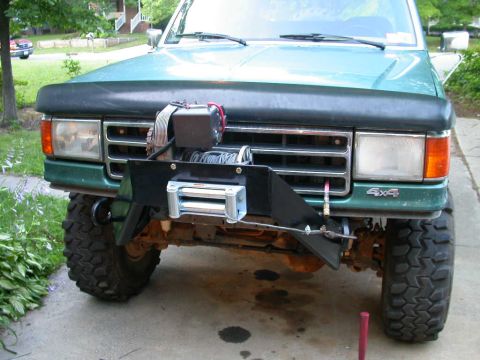 1990 Ford Bronco - A ton of cutting, welding and gringing later, here it is.