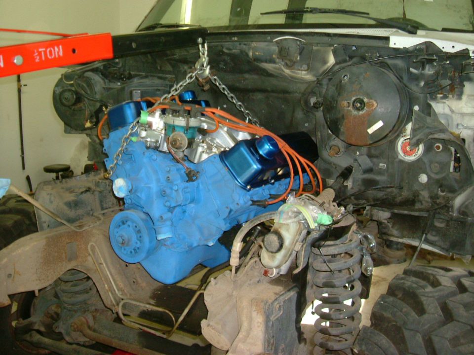 shoeing in the bored over, torque-heavy built 460 ( dyno = 655 ftlbs trq & 450 hp )