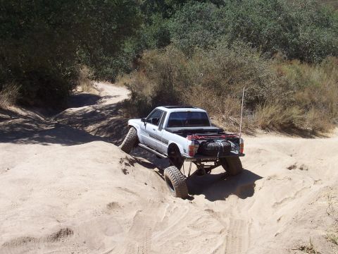 1995 Toyota Hilux - showoff...he parked there....