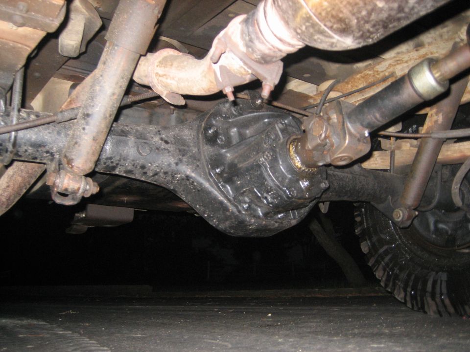 1990 Ford Bronco rear axle and driveshaft