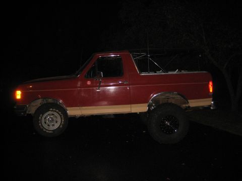 1990 Ford Bronco - Turning around to work on the front