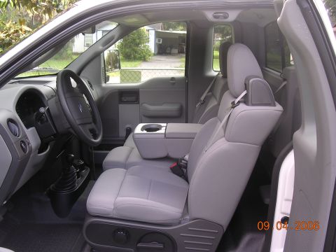 2006 Ford F-150 - Interior view of a 2006 Ford F-150 pickup truck, with a date stamp of 09.04.2006.